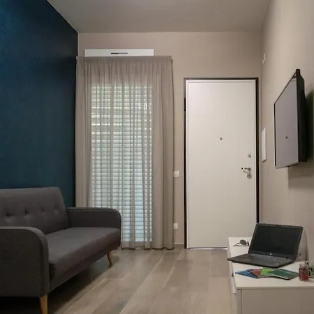 Lux House * Чивитанова-Марке